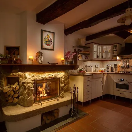 Pilissy Apartment